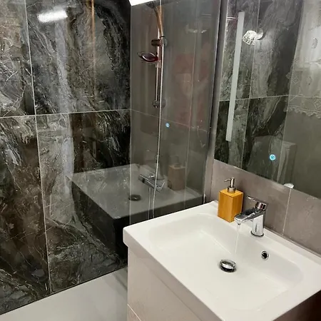 Rest Apartment *